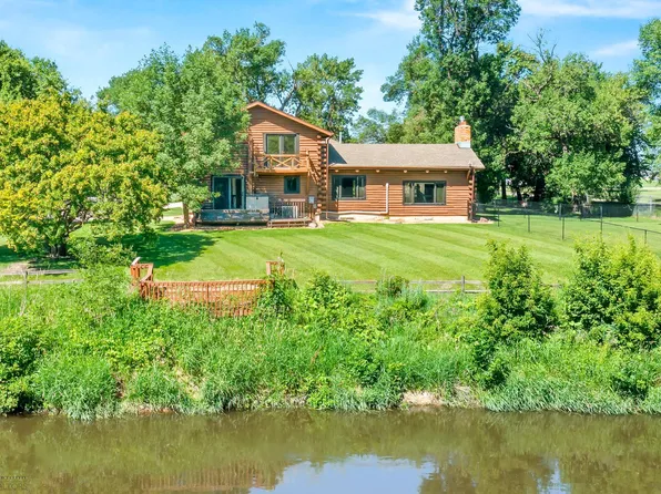 1721 Red River Ct, Wahpeton, ND 58075