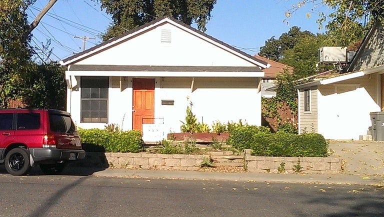 1st image of 210 17th St