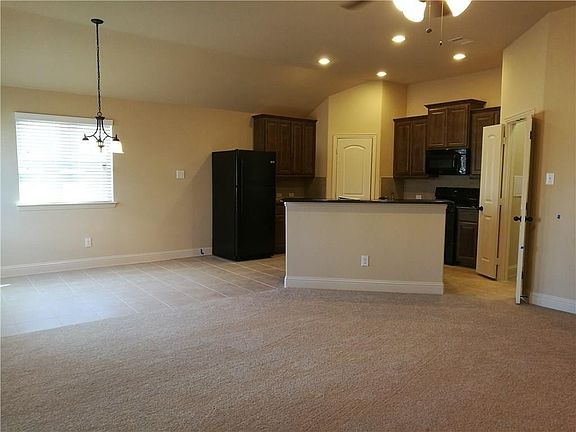 5th image of 638 Teakwood Dr