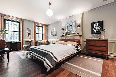 Rented by Gulia Wang, LREB