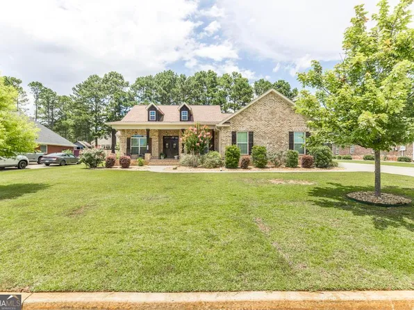 261 Hathersage Dr, Kathleen, GA 31047