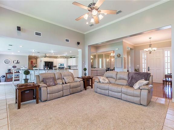 5th image of 1414 Woodland Dr