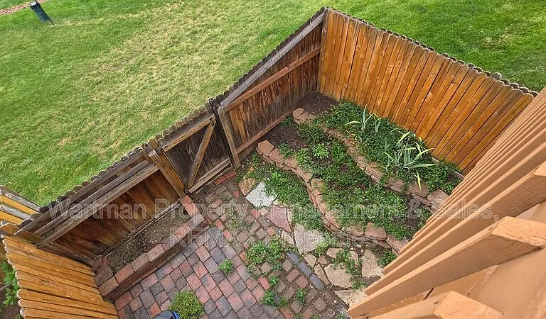 6818 Ravencrest Dr — Photo 22