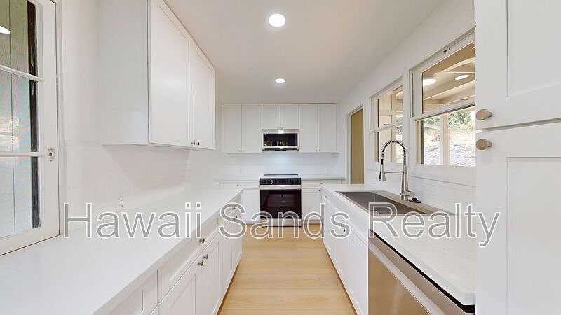 1st image of 3271 Paty Dr