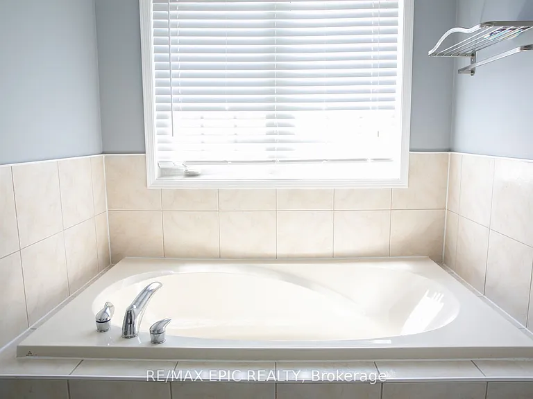 45 Golden Meadow Dr — Photo 16