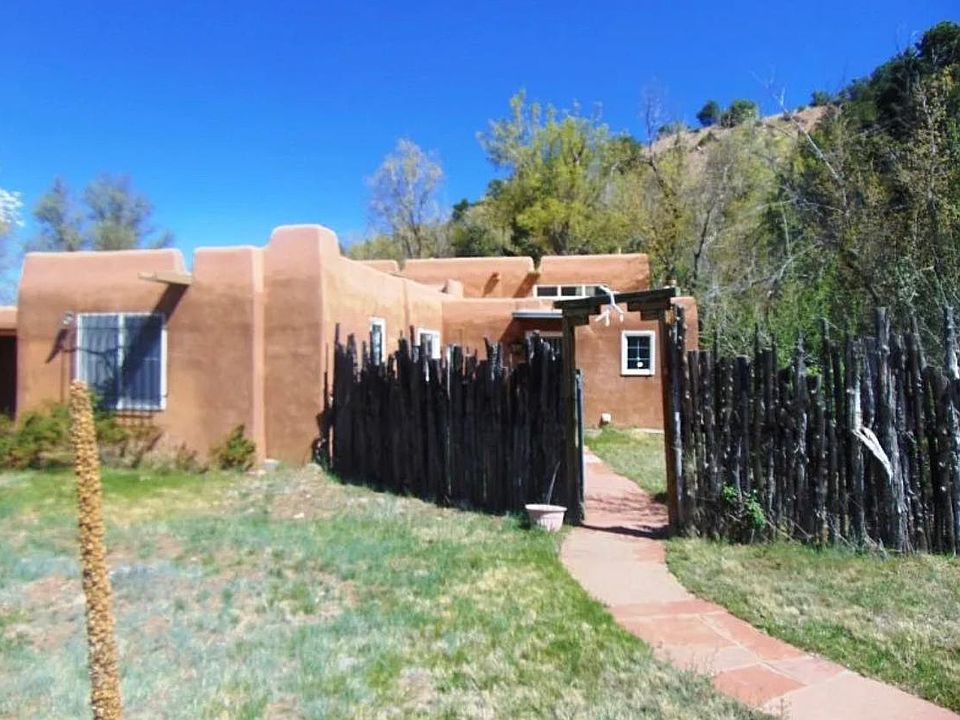 1st image of 13 White Boulder Ln