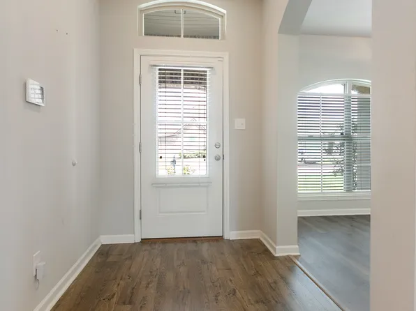 700 Lakeshore Village Dr, Slidell, LA 70461