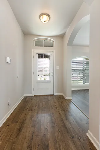 700 Lakeshore Village Dr Photo 1