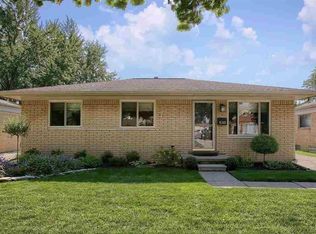 8360 Bernice Ave, Center Line, MI 48015