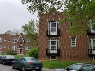 1240 Hawthorne Pl APT B, Saint Louis, MO 63117