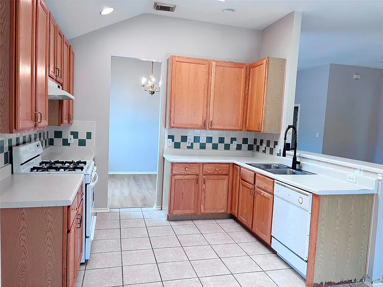 14901 Sand Dollar Ct — Photo 9