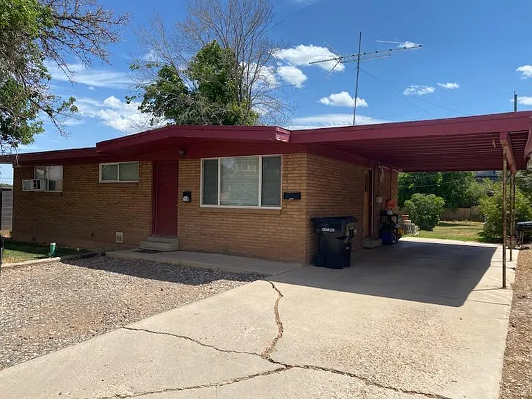 118 N 900 W #B — Photo 1