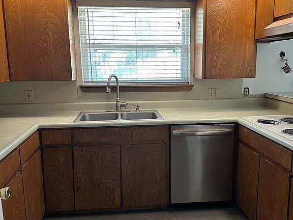 2nd image of 3603 Bristol Dr #3603