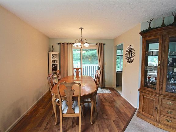 5th image of 362 Village Pointe Dr APT A