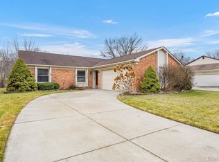 43529 Oakbrook Rd, Canton, MI 48187