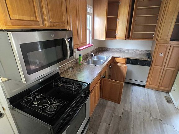 2nd image of 350 Wrexham Ave