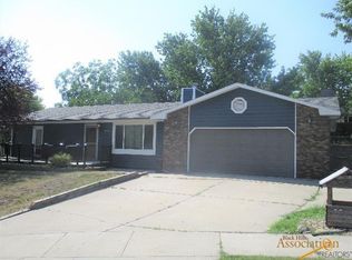 915 Antares Ct, Rapid City, SD 57701