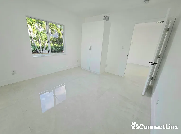 7304 Westwood Dr — Photo 4