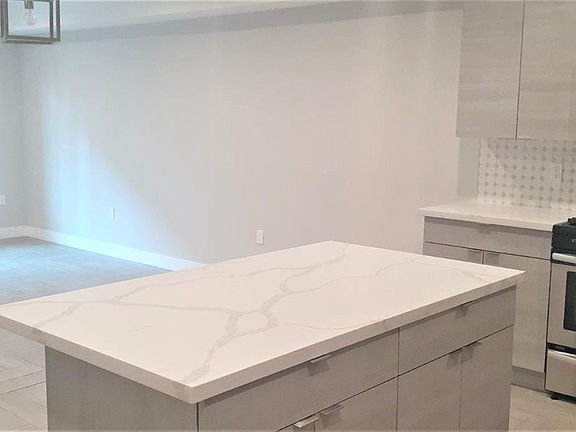 5th image of 2218 Montrose Ave #C