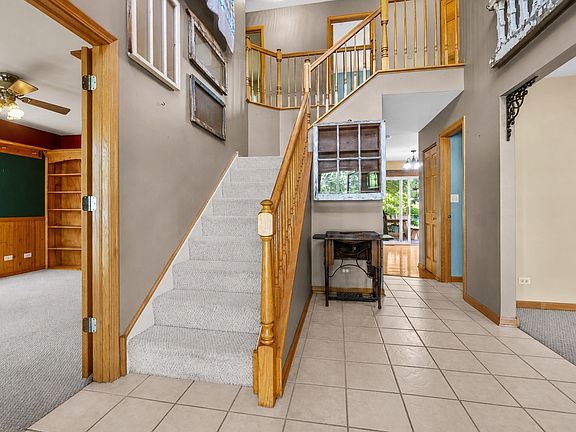 5th image of 158 Edgewater Ln