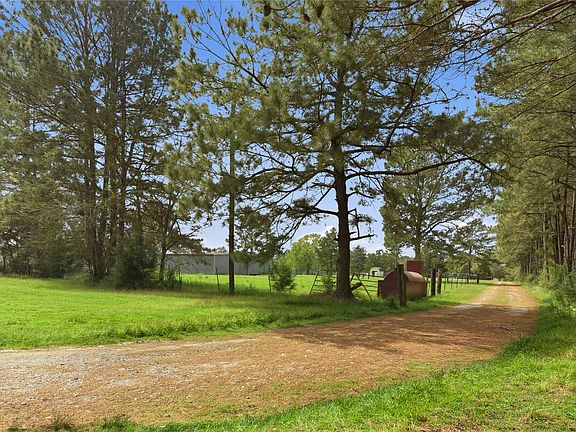 4th image of 872 Four Notch Rd