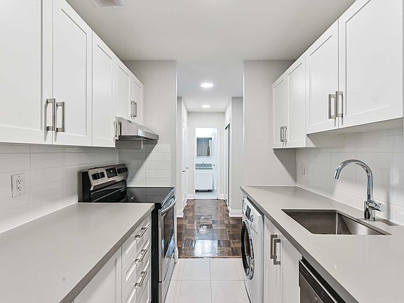 4th image of 80 Heath St W #303