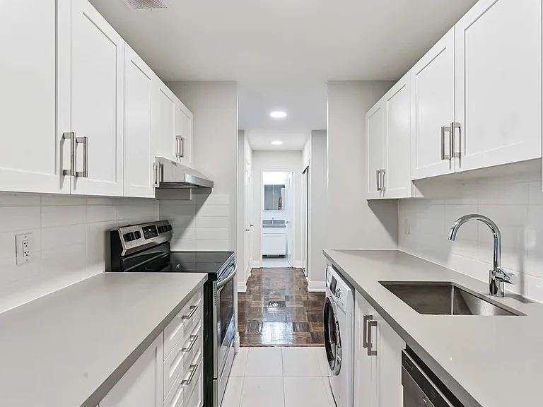 80 Heath St W #303 — Photo 4