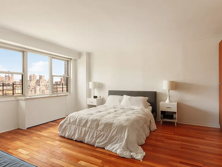 400 E 54th St #21CDE — Photo 5