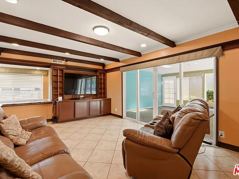 4131 Mantova Dr — Photo 22