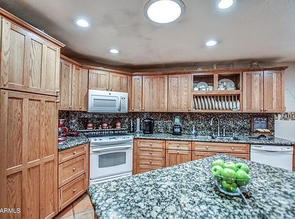 3rd image of 11212 N 37th Dr