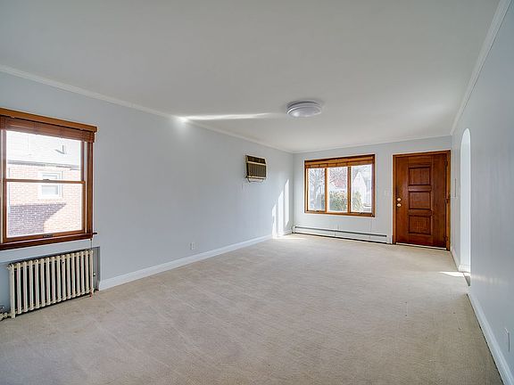 5th image of 55 Spruce Ln