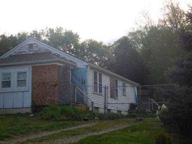 2nd image of 1103 S Jones Rd