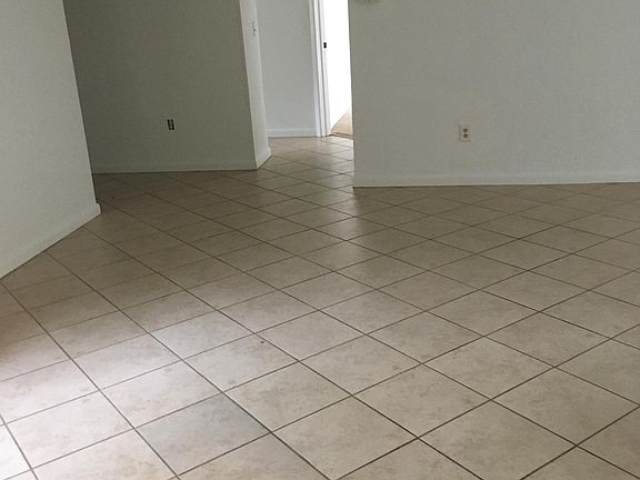 5th image of 3450 Margate Dr