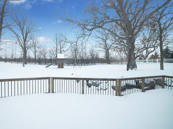 2nd image of 2013 Great Oaks Dr