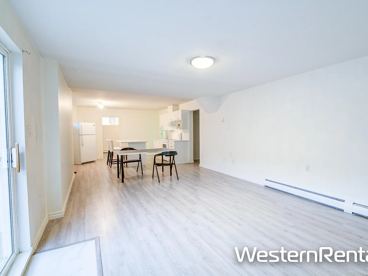 2 bed, 900 sqft, $1,600 — Photo 1