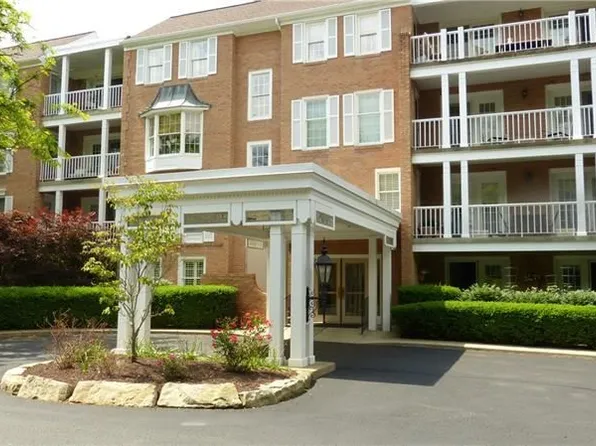 201 Kingsberry Cir APT 422, Pittsburgh, PA 15234