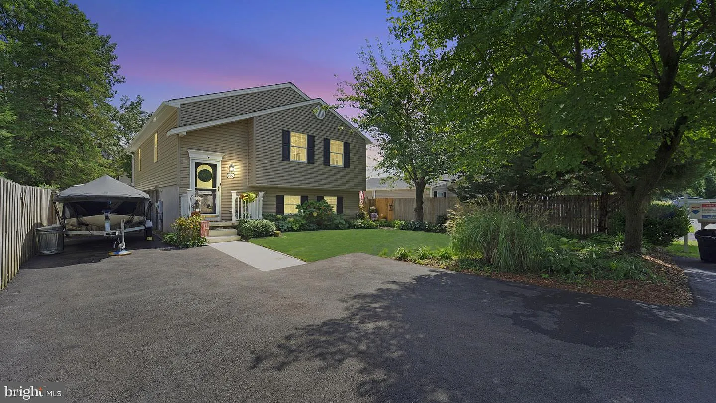 909 Alfred Dr photo 1