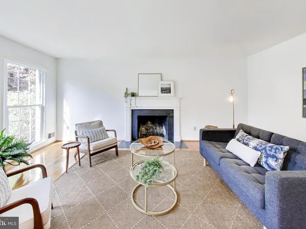 54 Orchard Way N, Rockville, MD 20854