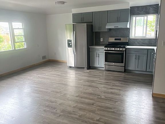3rd image of 120 Linwood Ave #2