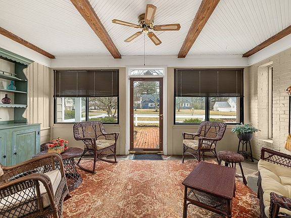 3rd image of 535 Woodhill Rd