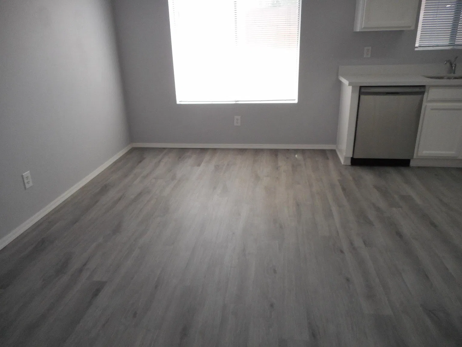4 bed, 1571 sqft, $1,950 — Photo 4