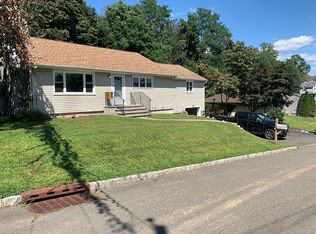 9 Viewmont Ter, Montville, NJ 07045