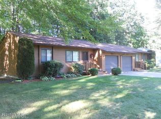 15127 Kelly St, Spring Lake, MI 49456