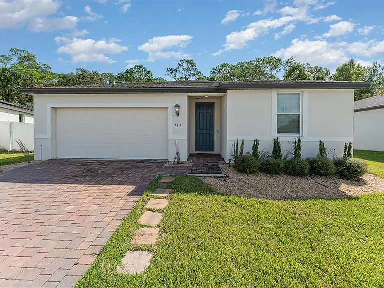 573 Vista Villages Blvd — Photo 2