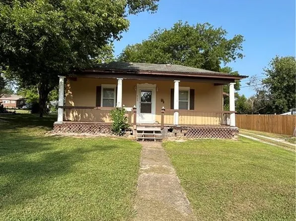 602 N Ash St, Nevada, MO 64772