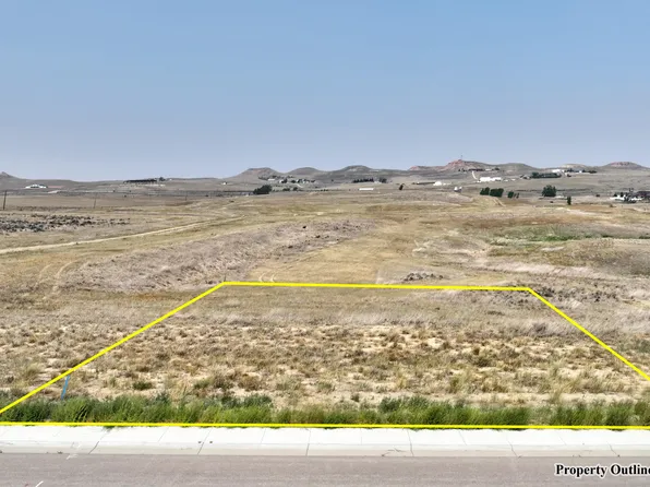 612 Mountain Shadow Dr, Gillette, WY 82718