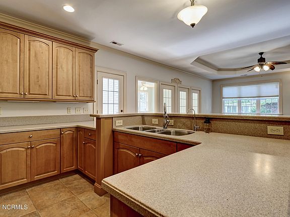 4th image of 41 S Cardinal Dr