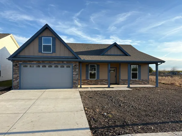 199 Lost Maples Way, Marion, TX 78124