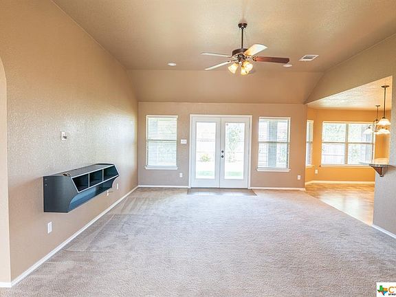 3rd image of 406 Belo Dr