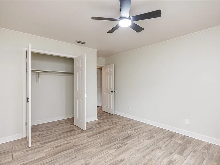 6702 Sahara Dr — Photo 31